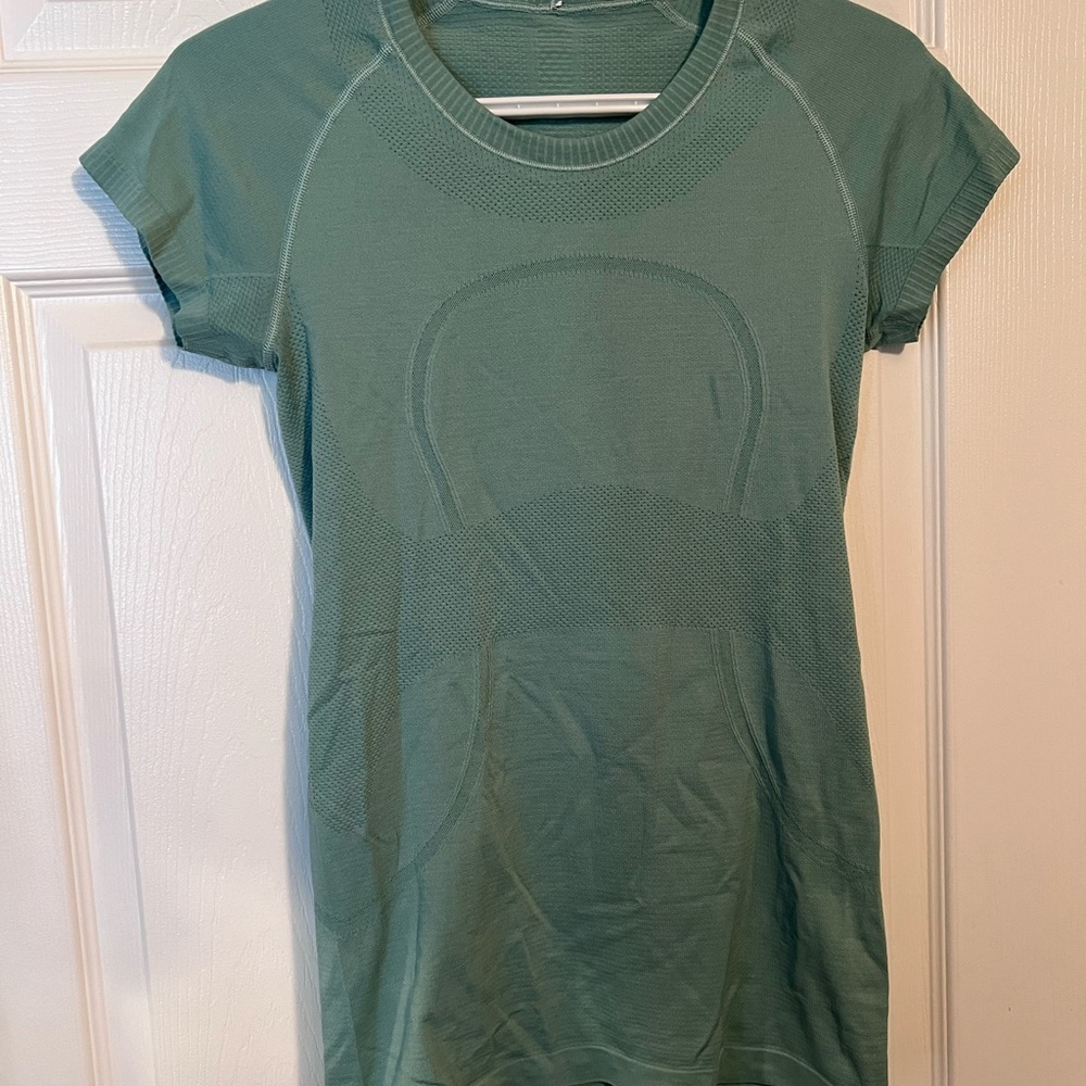 Lululemon Size 6 Swiftly Tshirt